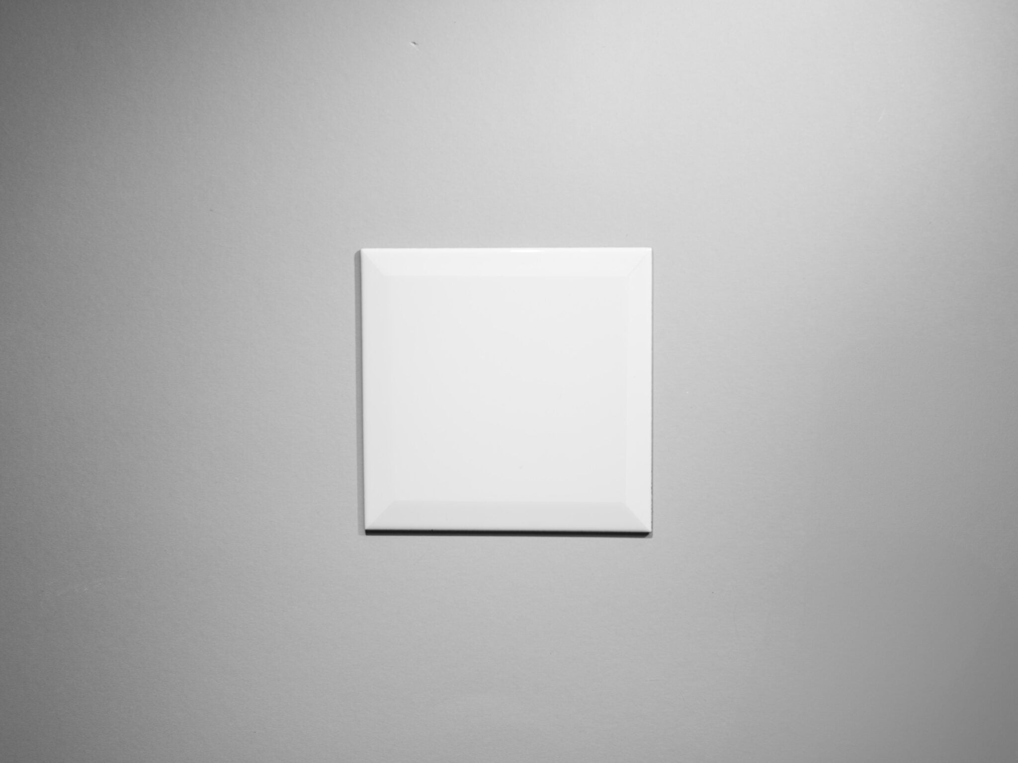 Vit Blank 15×15 med fasade kanter